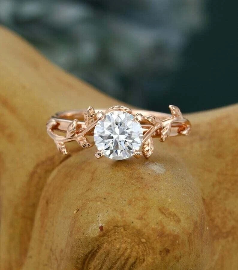 14k 镀玫瑰金 3 克拉圆形切割模拟钻石单颗订婚戒指 — 第 2/4 张图片