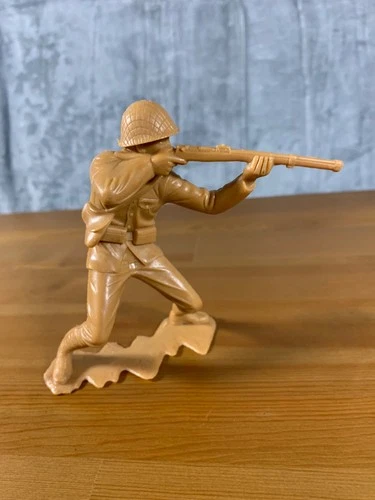 Vtg 1963 LOUIS MARX Original WWII Japanese Soldier Rifleman 6 inches Tan