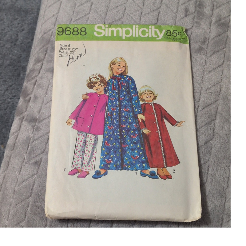 Simplicity 9688 Vintage Original Girls Child Robe/Pants Sewing Pattern Size 6