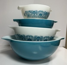 Vintage Pyrex Apollo 11 Horizon Blue Cinderella Bowls complete set 441-444