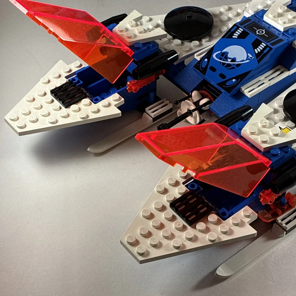 Lego Ice Planet 6973 Deep Freeze Defender Complete w/ Manual Minifigs Rare EUC - Image 3 of 4