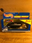 Hot Wheels 1999 Pavement Pounders Cool Custom Truck With Car 1/64 Diecast