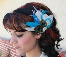 Fascinator feather clip Peacock White Turquoise Blu bridal photo prop headdress