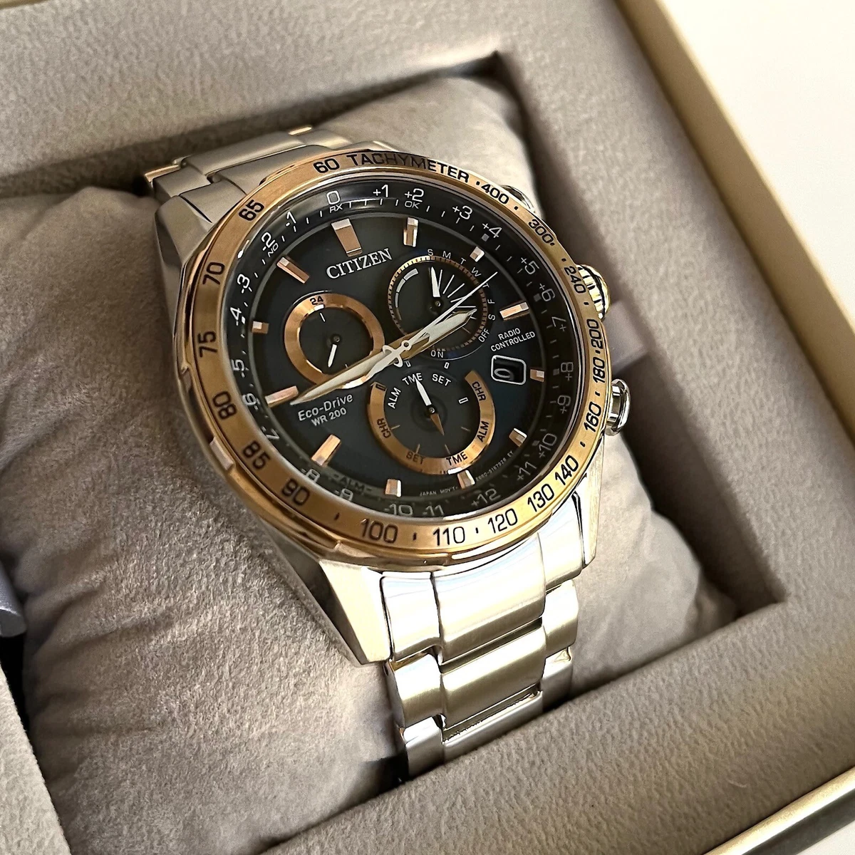 Atomic store timekeeping watch
