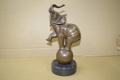 Super Bronze Künstlerbronze  Elefant auf Ball 33 cm und 4,7 Kg schwer Zirkus