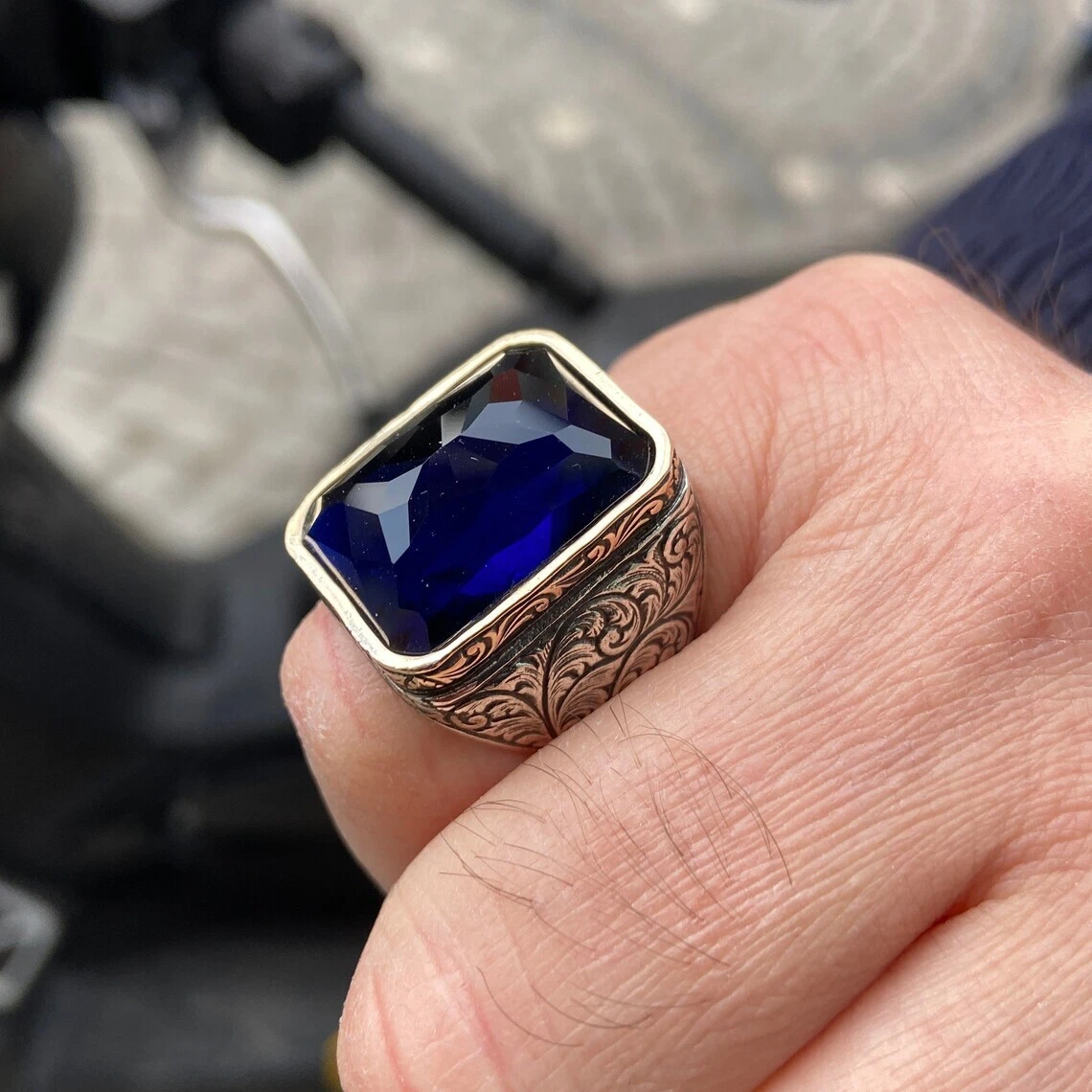Blue sapphire signet ring deals