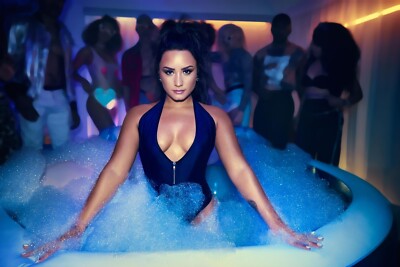Kleines A6 Demi Lovato Poster (nagelneu)