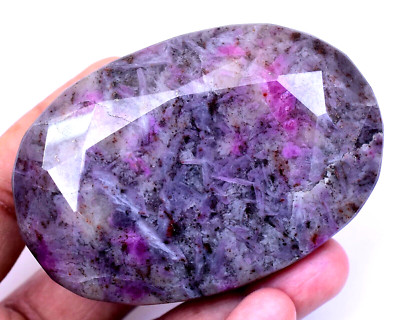 1080.00 Ct Natural Huge Red Ruby Earth-Mined Certified Museum Use Oval Gemstone