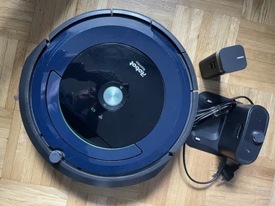i Robot Modell Romba 695 mit Lagederät und Begrenzungsgerät!