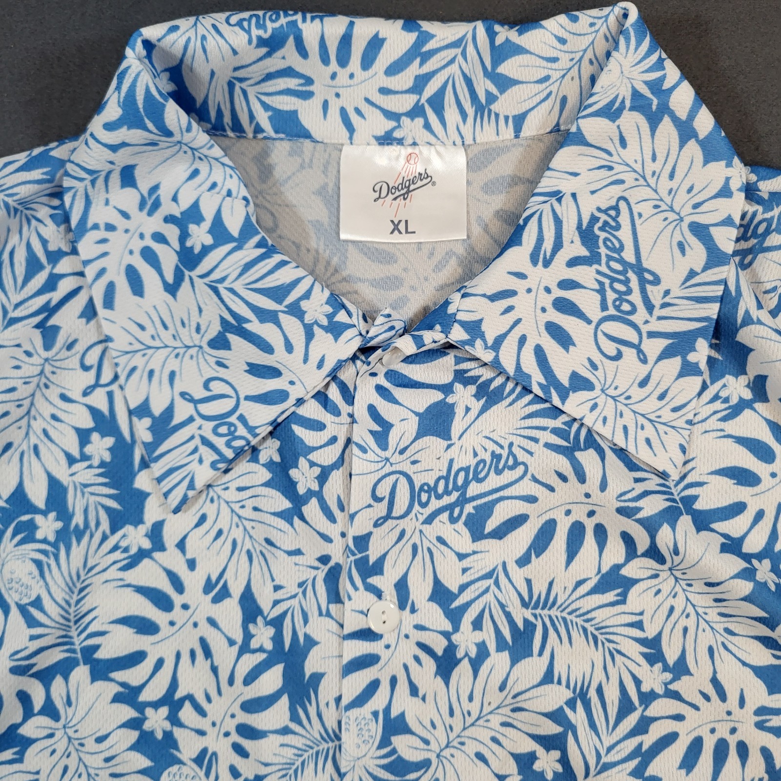 LA Dodgers 2023 Luau Night Hawaiian Shirt SGA Unisex XL Short Sleeve Lightweight