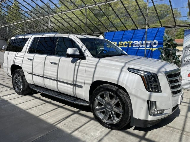 Preços baixos em Cadillac Escalade Branco Automático de carros e