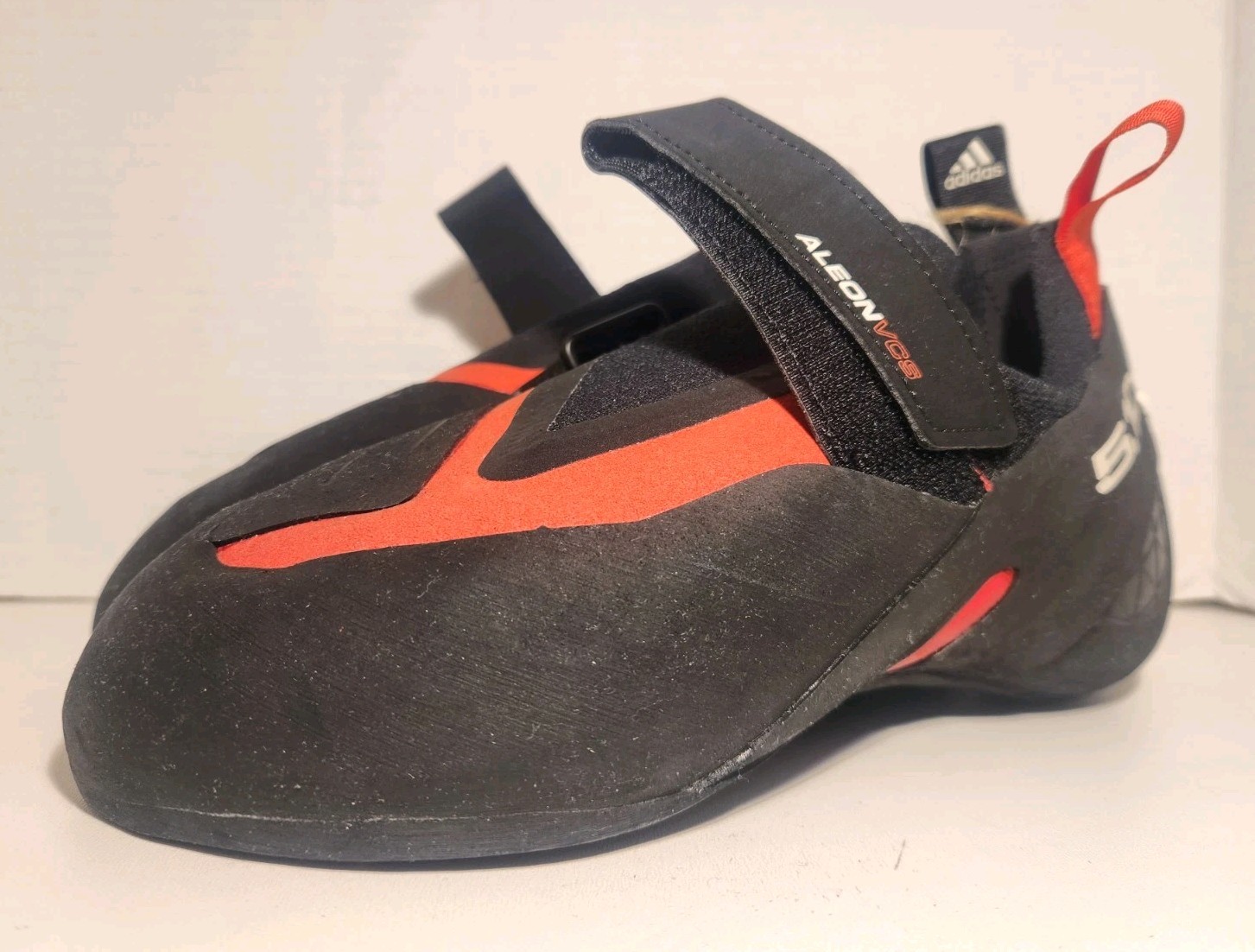 Adidas Five Ten 5.10 Aleon Zapatos de Escalada para Hombres Talla 9.5 Negro Rojo Stealth BC0861