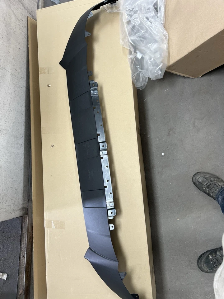 Alerón delantero para Porsche Cayenne número de pieza 9y0807061g Foto 2 de 4