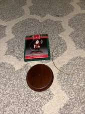 VGC 1990 Hallmark Keepsake Ornament Display Stand