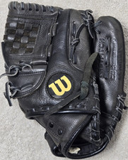 wilson right hand baseball glove 12" A640 black fastpitch for RH throw
