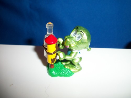 ALIEN MESSAGE in einer FLASCHE ROCKE Mars KLEINER GRÜNER MANN Figur Kinder Überraschung