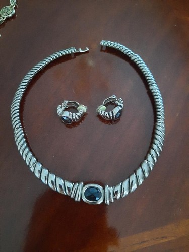 Collar Necklace and Matching Earrings - Picture 2 of 3