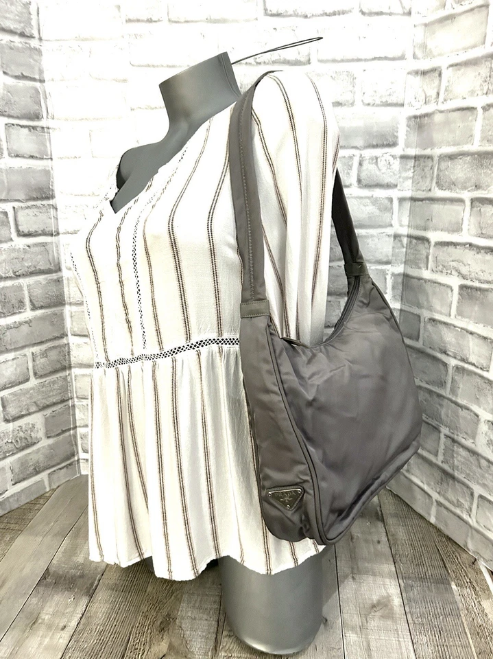 Bolso de Hombro PRADA SPORT Y2K Mediano GRIS GHIACCIO Tessuto NYLON # 42 ARTE: B8500 Foto 3 de 4
