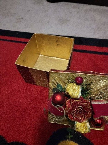 Handcrafted Christmas Decorative Box, Premium - Picture 4 of 4