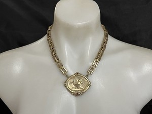Authentic VINTAGE ITALIAN GOLD PLATED STERLING SILVER NECKLACE PENDANT CABOCHON GARNETS