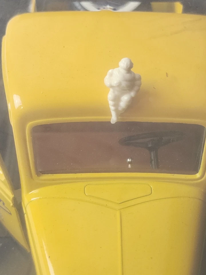 Prestige Metal Made In France 1:18 Solido Diecast Yellow Tow Truck Michelin Man - Image 4 of 4