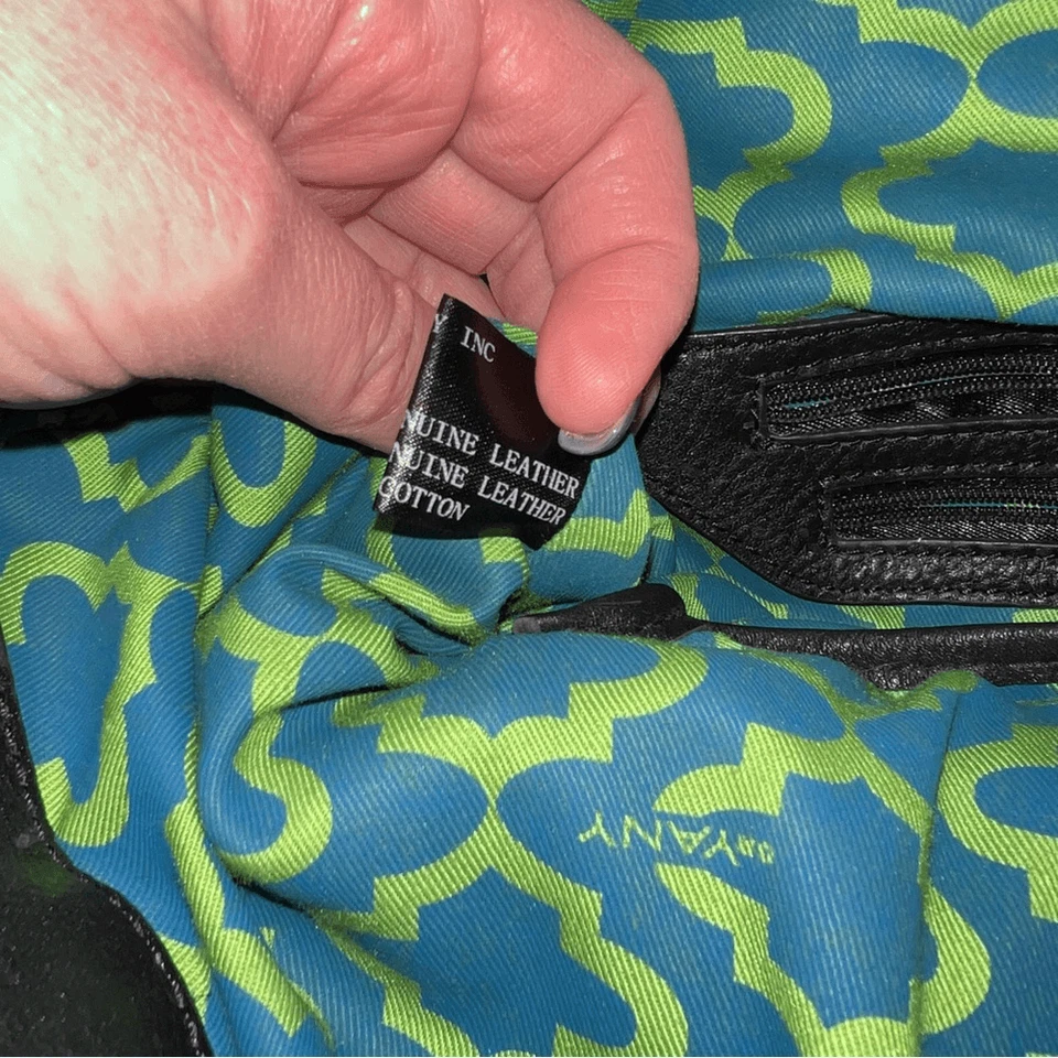 Bolso de Mano OrYany de Cuero Blanco y Negro Foto 3 de 4