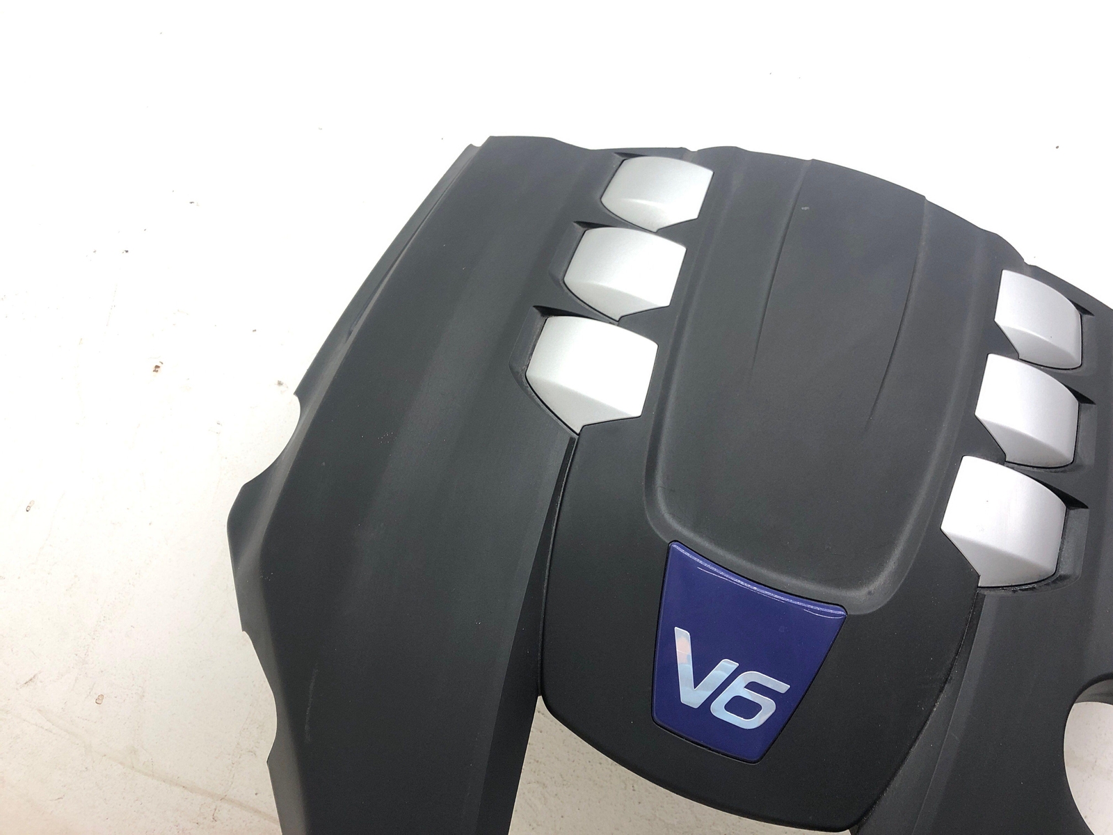2017--2022 MASERATI LEVANTE 3.0L ENGINE COVER TRIM PANEL OEM
