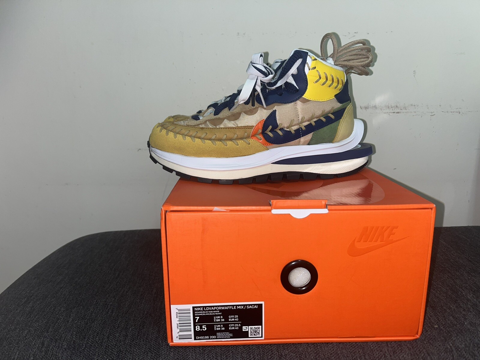 SACAI X NIKE Taglia 7 Nike Vaporwaffle x Jean Paul Gaultier x Sacai Sesame