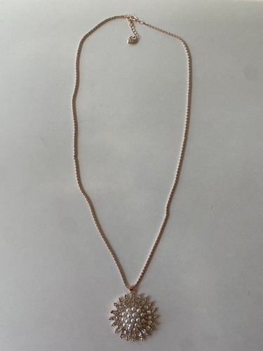 Betsey Johnson Faux Pearl And Crystal Starburst Necklace Gold Rose Tone - Picture 4 of 7