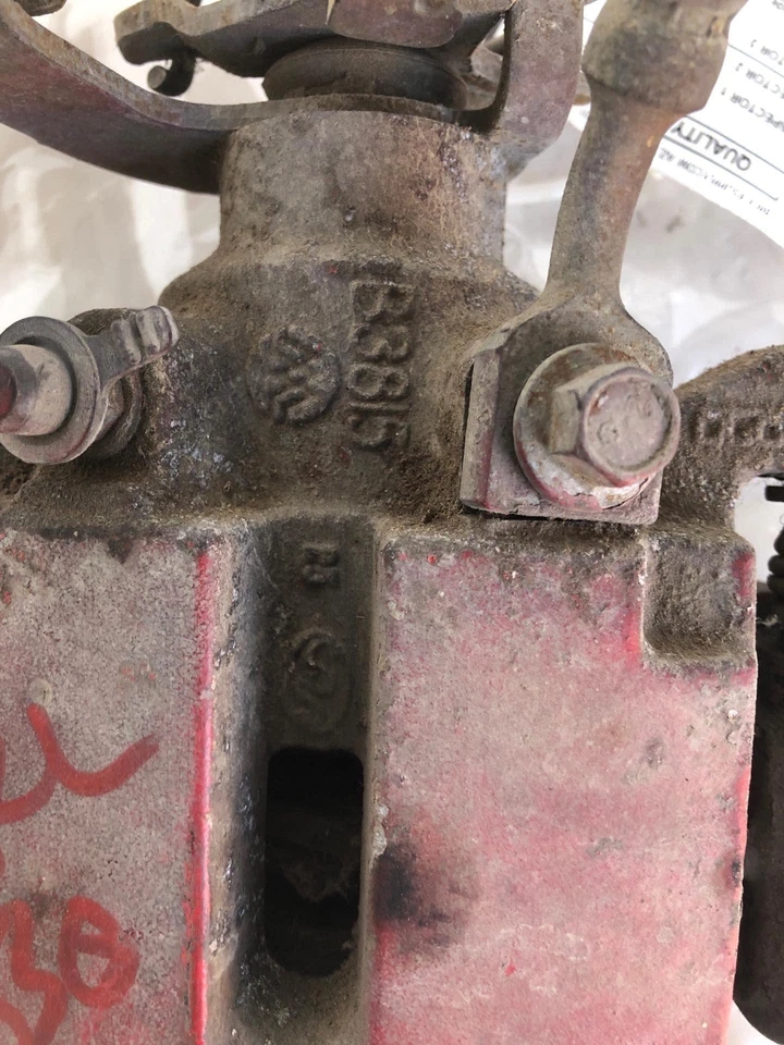 Chevrolet Malibu 2004-2012 pinza de freno trasera parada hardware conductor izquierdo LH OEM Foto 4 de 4