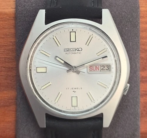 Seiko 7009-8049 Silver Dial Automatic Dress Watch – Feb 1987 Vintage