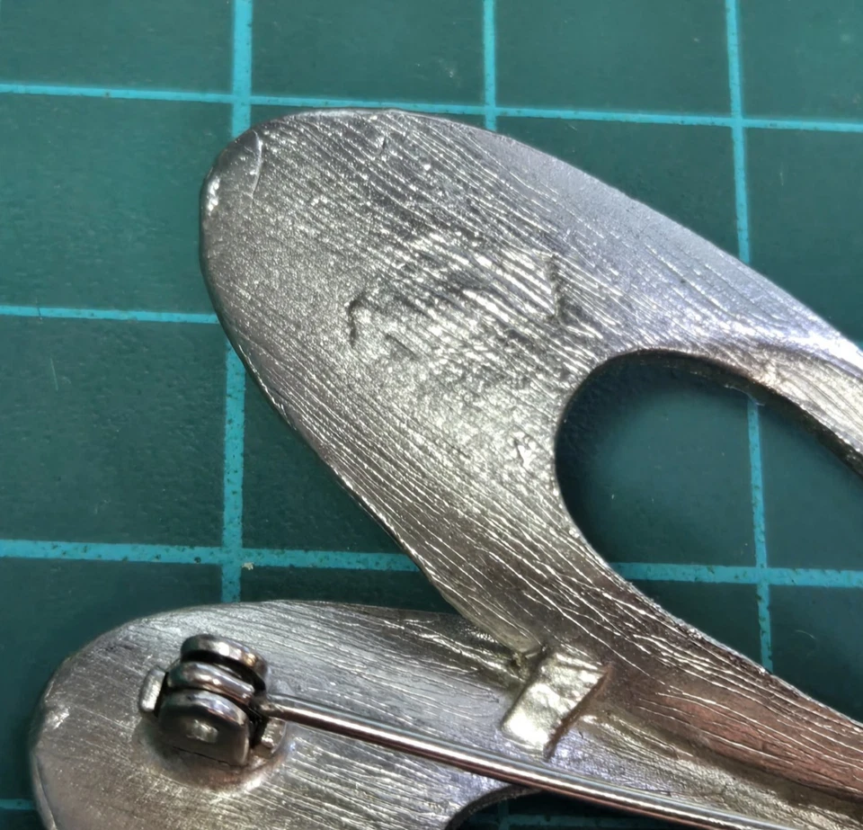 Vtg Silver Tone Mid Century Unsigned Crown Trifari Feather Brooch Pin Costume - Imagem 3 de 4