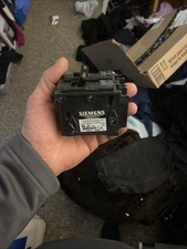 6 Two Pole 40 amp Siemens Breakers. 4 New/2 Used.