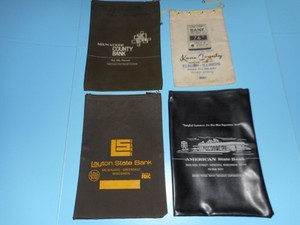 4  BANK DEPOIST BAGS Zip Pouch /Draw String/Wisconsin & Elburn Illinois Banks