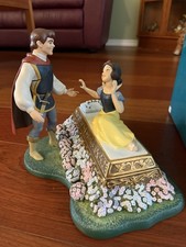 WDCC DISNEY a  kiss brings love anew snow whi...
