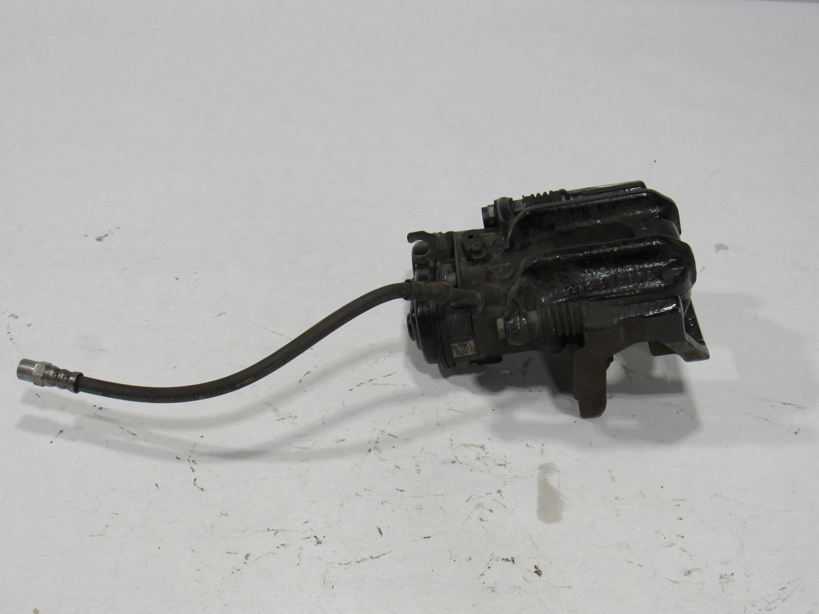 14-20 BMW I8 2015 Rear Left Driver Brake Caliper ;:M
