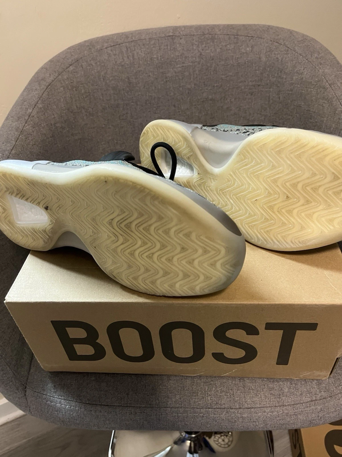 Taglia 6 Adidas Yeezy Quantum Blu Teal