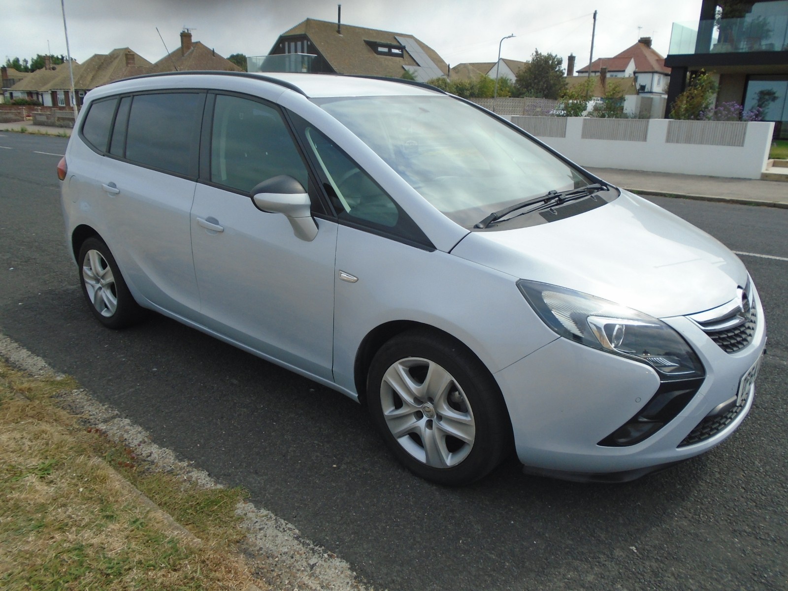 VAUXHALL ZAFIRA TOURER - EXCLUSIVE - 2015 (facelift) *Low mileage*