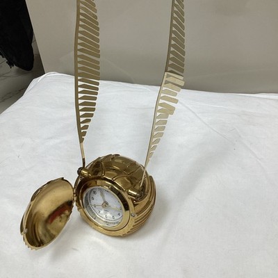 Pottery Barn Teen Harry Potter Golden Snitch Tischuhr mit neuer Batterie