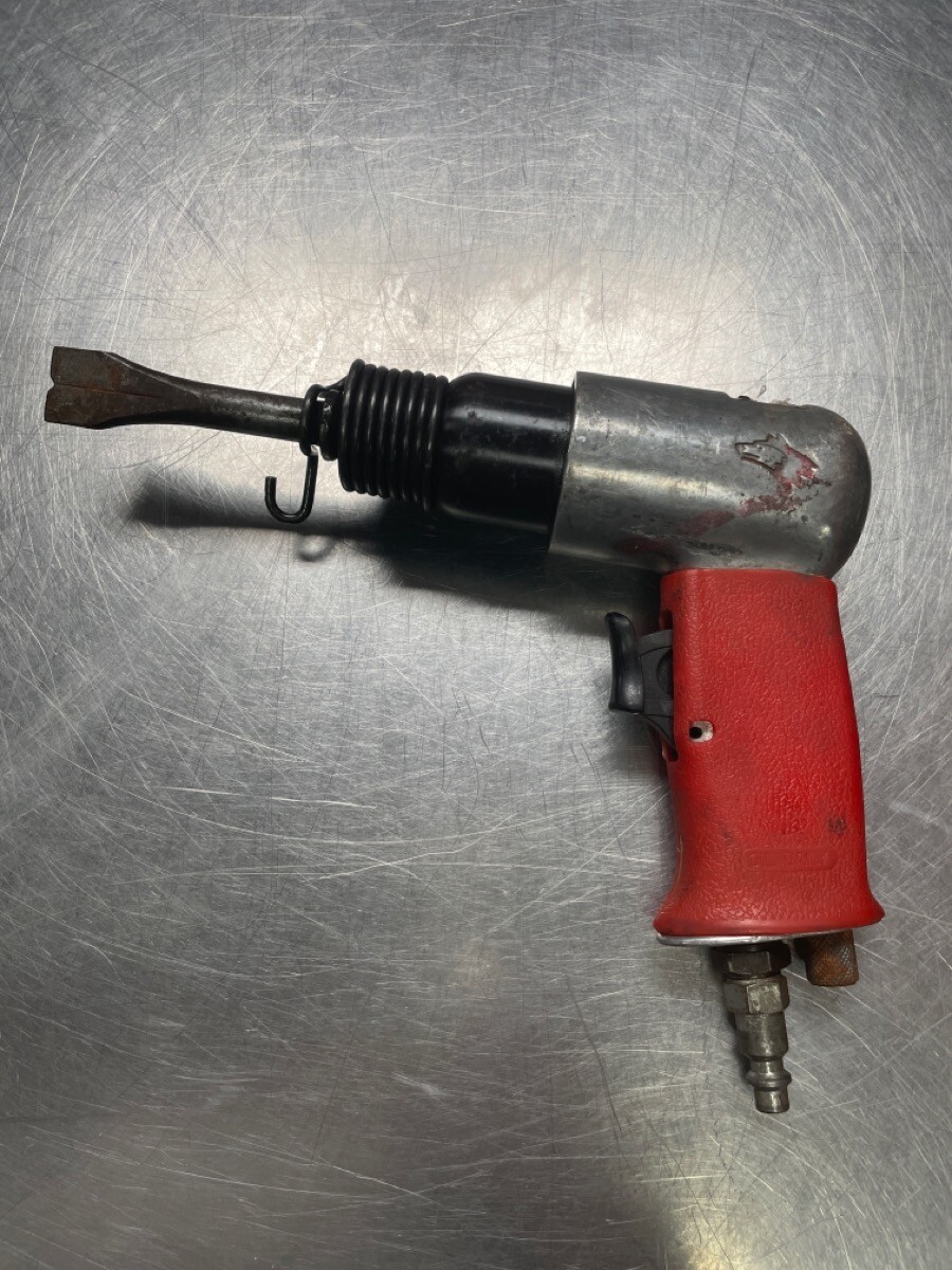 USED HUSKY TOOLS HDT103 PNEUMATIC AIR CHISEL (QUC018556)