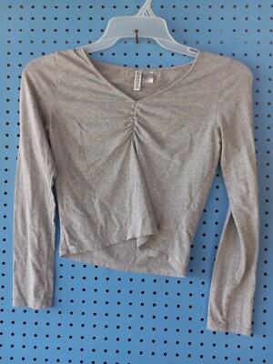 Divided Junior s Crop Tshirt V Neck Long Sleeve  gray