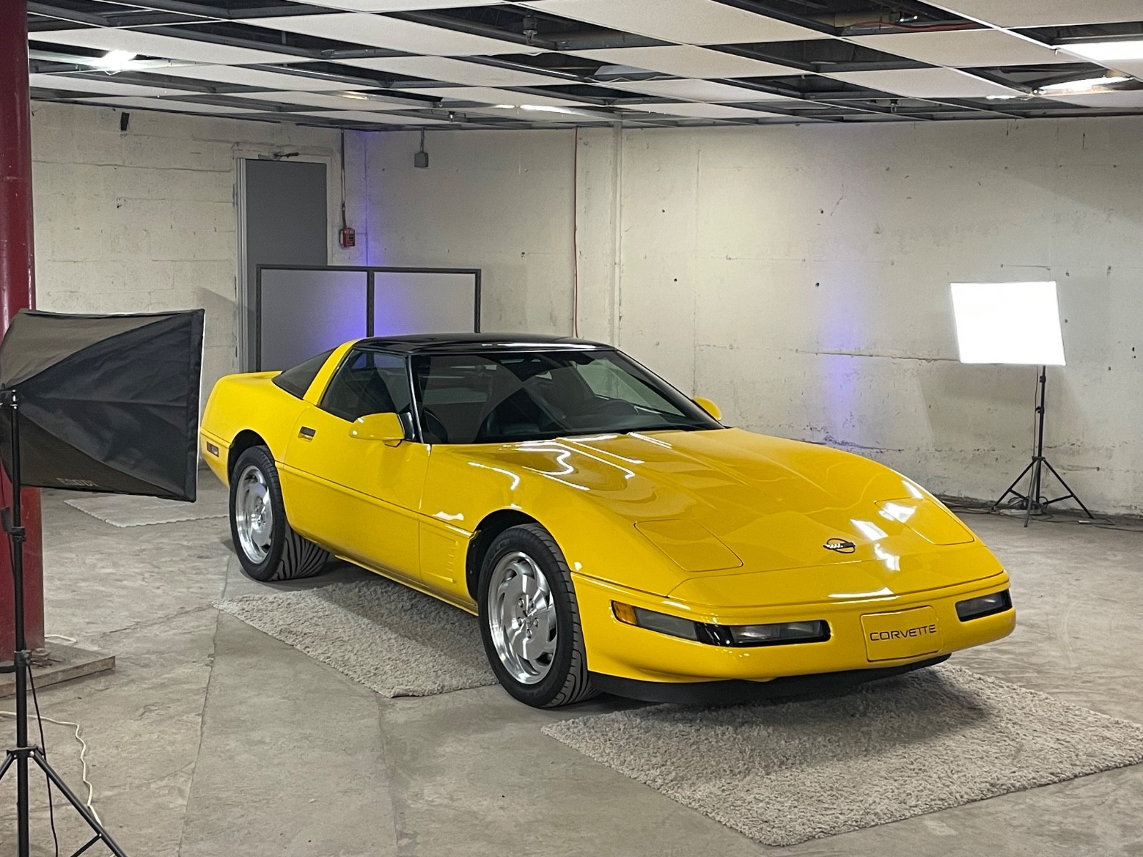 1995 Yellow Chevrolet Corvette   | C4 Corvette Photo 2