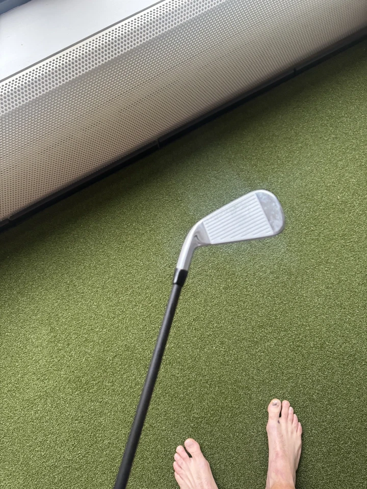 Titlesit 2024 U505 2 hierros diestro (HZRDUS 90 g 6,5 rígido) Foto 3 de 4