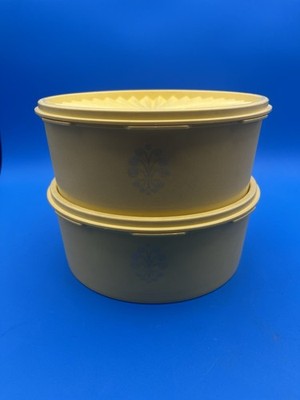(2) Harvest Gold Yellow Vintage Tupperware 8'' Servalier Bowls w/ Lids