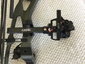 Axcel AccuTouch Carbon Pro Single Pin Slider Bow Sight - Black (ACUT-C119-4GB)