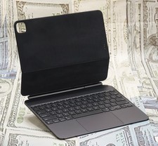 Apple Magic Keyboard for iPad Pro 13" MWR53LL/A M4 - M5 A2974 READ Black X015