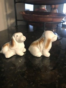 Vintage Pair Of  Tiny Brown & White Ceramic/Dog/ beagles Figure Miniature