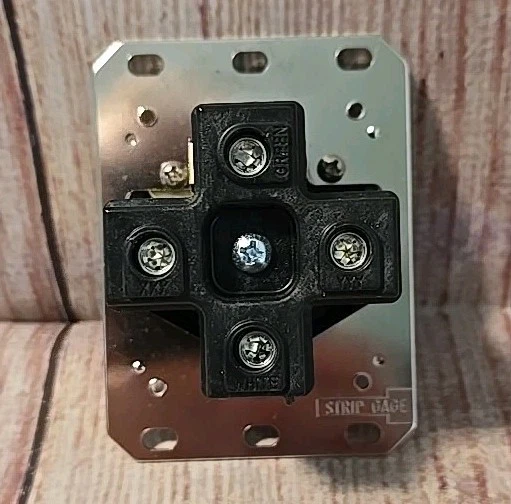 Hubbell HBL9450A Straight Blade Device Receptacle, RTP, Industrial Grade, 3-Pole - Image 3 of 4