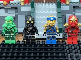 LEGO Ninjago Battle for Ninjago City 70728 - Great Condition- Almost Complete