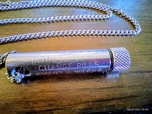 APEX STAINLESS STEEL NITRO PILL HOLDER / NECKLACE